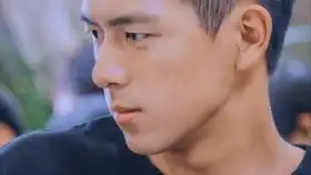 承包你的暑假李现成为七月行走的表情包,现男友在线给发糖
