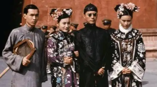 如懿传邬君梅,从女魔头到太后,是一种你们都是妃的嚣张
