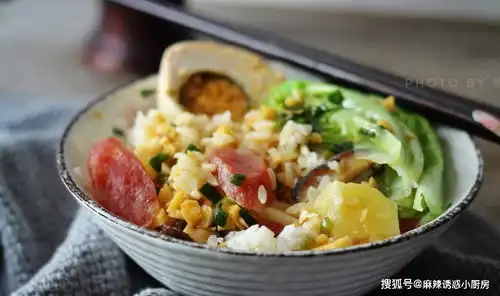 最爱这样做饭,饭菜一锅端,省时省力还特好吃,每次都吃两大碗
