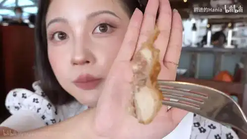 人前洛丽塔小甜妹,人后无能狂怒boss,年纪轻轻怎么两幅面孔呢

