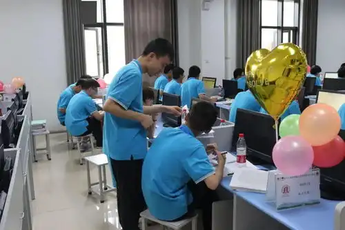 重磅来袭河南省第十三届大学生程序设计竞赛在我校顺利举办
