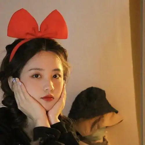 女生头像有些事情适合相遇

