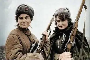 二战女兵照片法国美国颜值爆表,苏联女兵战斗值爆表
