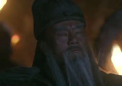 为什么说关羽自刎是新三国最经典的一段改编,请看于荣光表情
