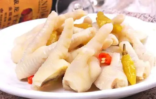 泡椒凤爪好吃有诀窍教你秘制做法酸爽开胃好吃停不下来
