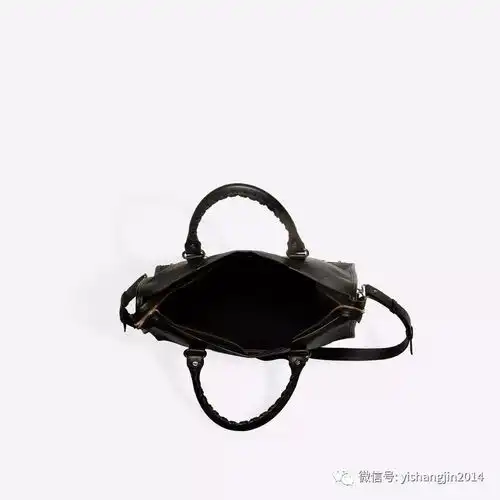 团购量少万众期待巴黎世家爆裂羊皮机车包
