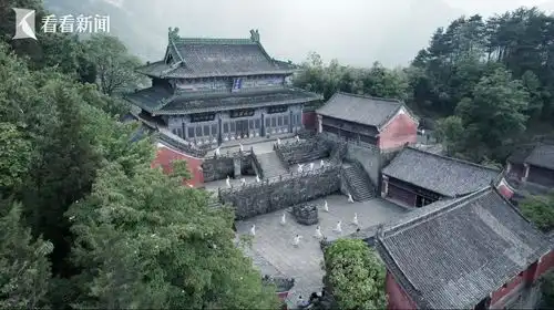 武当山上寻找张三丰圆江湖武侠梦
