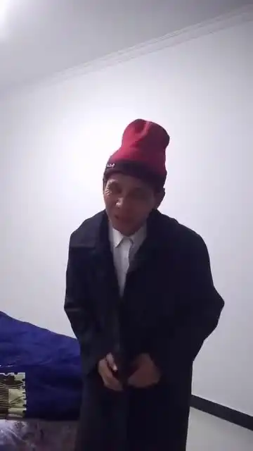 模仿宋小宝的哥们,表情动作堪称完美,是个人才
