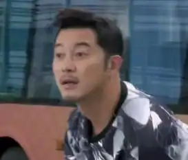 沙溢这些年都做了什么把自己活成了一个表情包哈哈...
