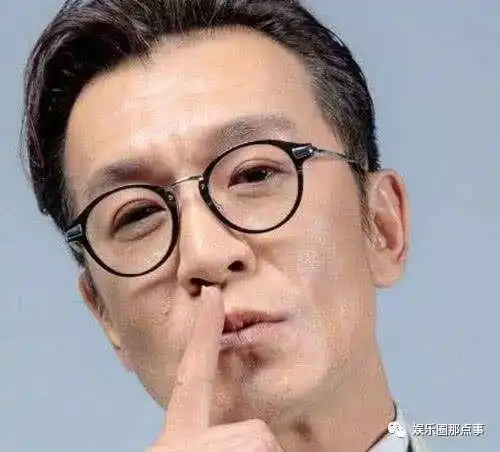 李咏生前最后一张照片,左眼隐藏着一滴泪水,网友竟无人察觉
