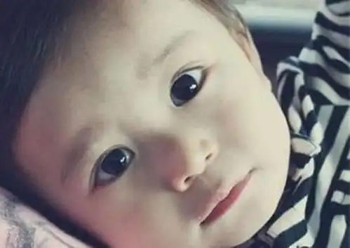 孩子3岁前如果有几个举动,恭喜你,说明他很爱妈妈
