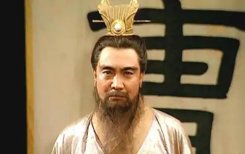 诸葛亮草船借箭时,曹操为何不放火箭鲁肃这正是曹操高明之处
