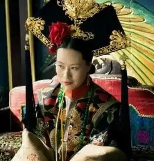 如懿传里的皇太后谁演的
