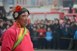 柴村广场闹元宵活动人物神态表情
