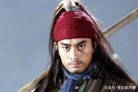 此人堪称水浒第一怂包,身上却有惊人秘密,武松鲁智深地位不如他
