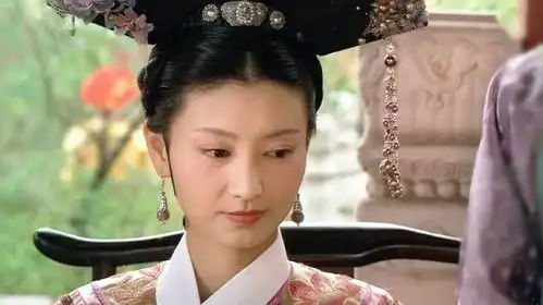 甄嬛传沈眉庄改行演抢亲短剧,温婉形象不在,导演被观众喷惨
