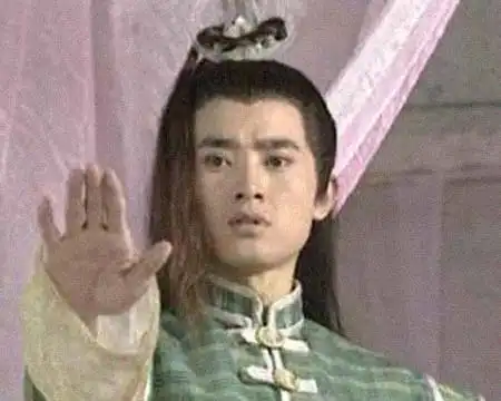 上官飞
