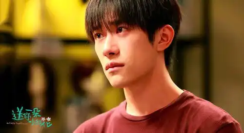 第34届金鸡奖提名名单出炉,易烊千玺2提最佳男主,刘浩存周也提名争议大
