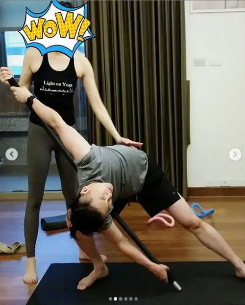 苏有朋晒高难度瑜伽照被网友p成杜飞表情包,不料惹怒本尊被举报删博
