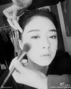 娘娘也撩妹蒋欣变总攻大人表情霸气
