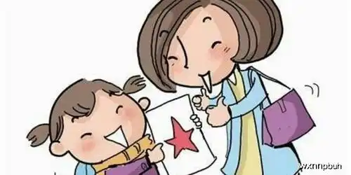 孩子做学校作业到十点,妈妈崩溃,奶奶来后变了
