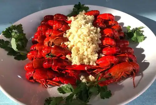 上海高校食堂哪家强这六家的小龙虾来尝一尝
