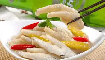 美食大厨教你泡椒凤爪的家常做法,皮韧肉香,具有开胃生津
