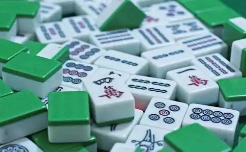 古人的麻将和财富有关,中发白的文化内涵,你还真不一定懂
