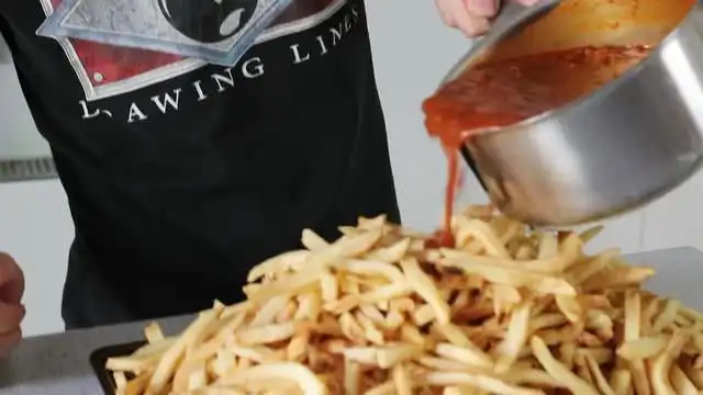 表情大胃王20分钟吃完20斤的薯条拌酱,这卖相都能吃的下,也是服了...表情

