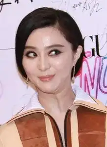 angelaby双下巴这么明显没了紧致小脸,女神颜值也暴跌
