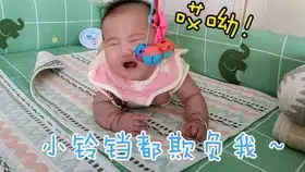 宝宝太粘人,妈妈每天下班回家累的不行就要粘着妈妈玩,妈妈都困了宝宝却精力十足妈妈直呼小祖宗难伺候
