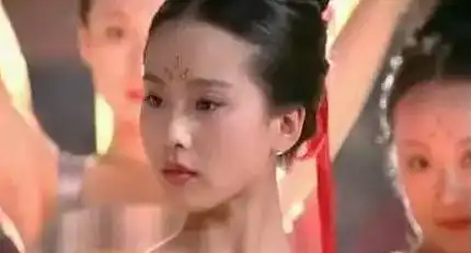 美人变成妈妈桑,通缉令秒变表情包,古装剧里的画像都被这群灵魂画手给玩坏了
