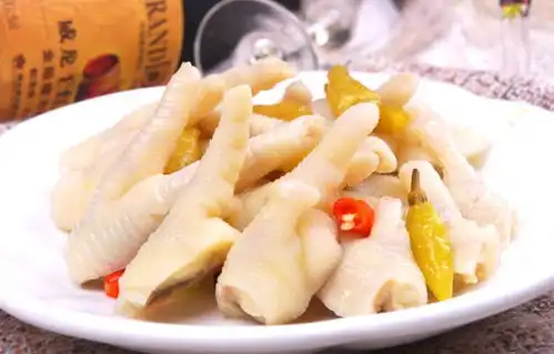 春运坐火车别只知道盒饭了,这些零食逼格更高
