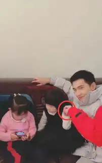 杨洋也有今天开撩小女孩被无视表情尴尬,求握手惨被敷衍
