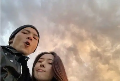 向佐郭碧婷意大利举行婚礼,被爆想生鼠宝宝,好友萧敬腾也将赴宴
