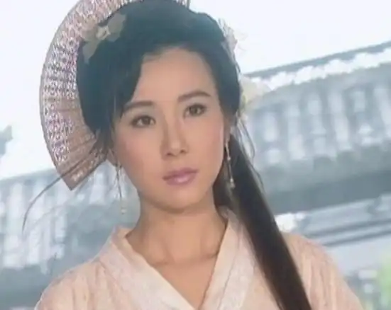 她是小李飞刀中的林诗音,在她面前林志玲也只能算个晚辈
