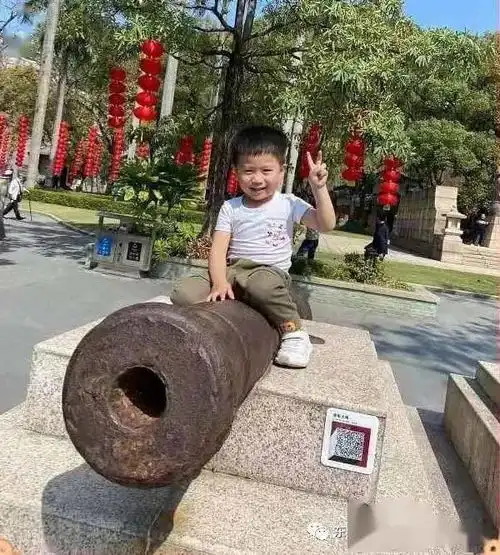 嗨皮牛耶东方明珠萌娃们的春节实在太精彩啦速来围观
