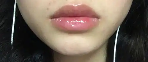 厚唇怎么画口红或者有推荐的口红色系弱化唇部缺点吗
