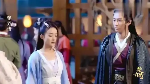 楚乔穿着燕洵送的衣服出现,再次见到宇文玥表情出卖了自己
