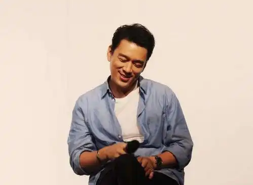 非日常派对虞书欣王耀庆合体营业真会装,扮鬼脸超搞笑
