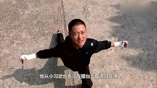 利刃出鞘何晨光花式撩妹,唐心怡羞答答表情,太甜了吧
