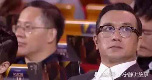 金鸡颁奖礼印小天得奖后,黄觉表情亮了李晨献唱好似话里有话
