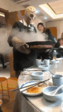 搞笑gif图表情丰富的舞王
