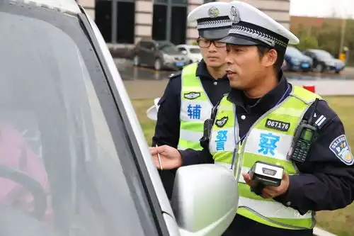 创城表情感恩他们用心写出我们这座城市最动人的笑容
