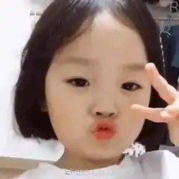 女生溜肩显得肩膀很圆买上衣时注意小细节,就是小仙女一个
