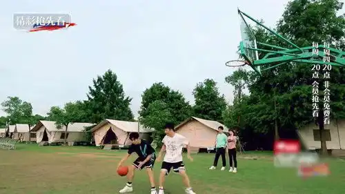 综艺何炅这个表情可以笑一年,实力抢镜头,撒贝宁都比不过
