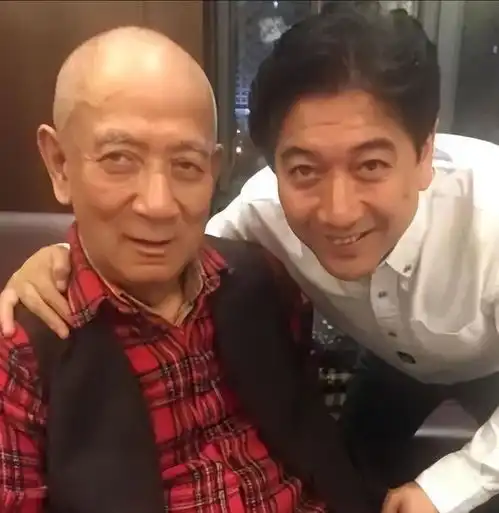 回顾水均益74岁智残哥哥至今未婚,他养了哥哥一辈子不离不弃
