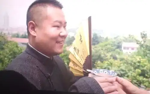 岳云鹏是送你一朵小红花电影中精彩的伏笔