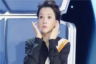 谁说傅园慧是表情包女王董卿才是表情大帝
