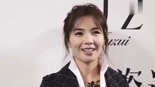 心疼刘涛深夜片场化妆打瞌睡困到睁不开眼
